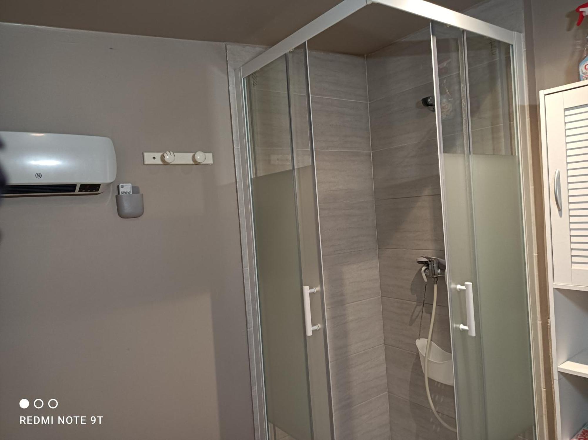 Ecoutez Les Oiseaux Hotel Lunel  Kamer foto